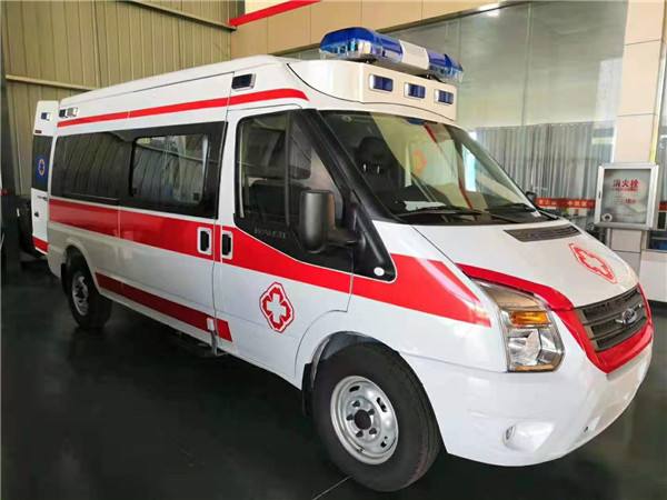 澄江市福特V362救护车